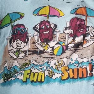 California raisins vintage  tee
